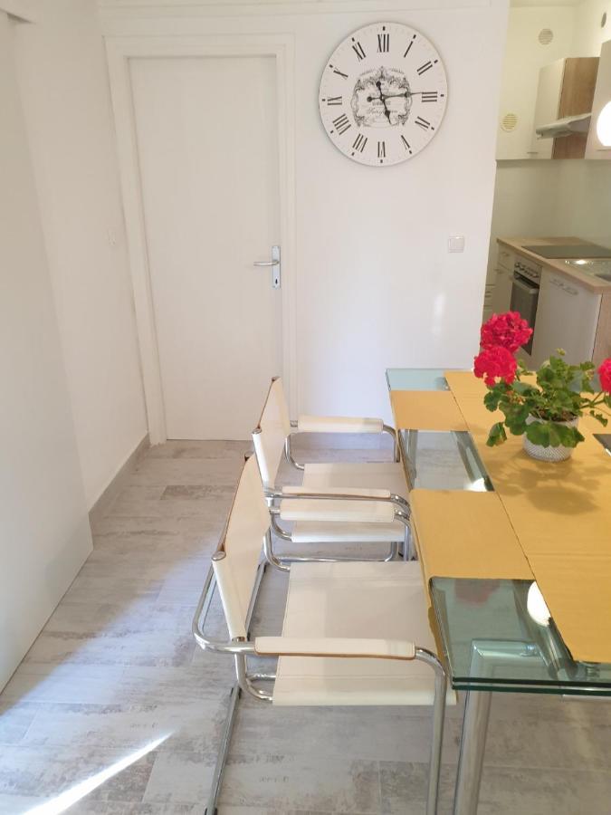 Apartman P-E Póla Kültér fotó